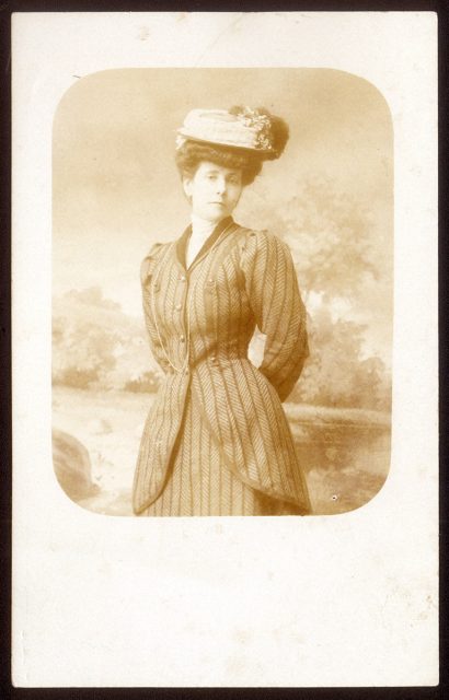 Retrato de mujer con sombrero