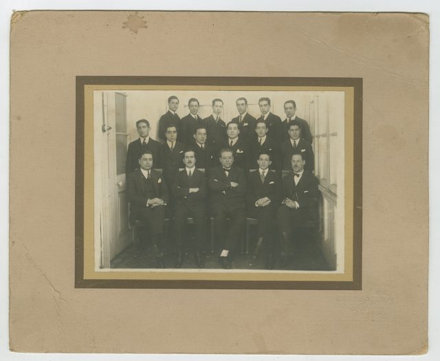 Retrato de un grupo de hombres