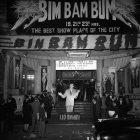 Frontis teatro Ópera con espectáculo de Revista del Bim Bam Bum