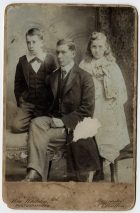 Retrato de tres hermanos
