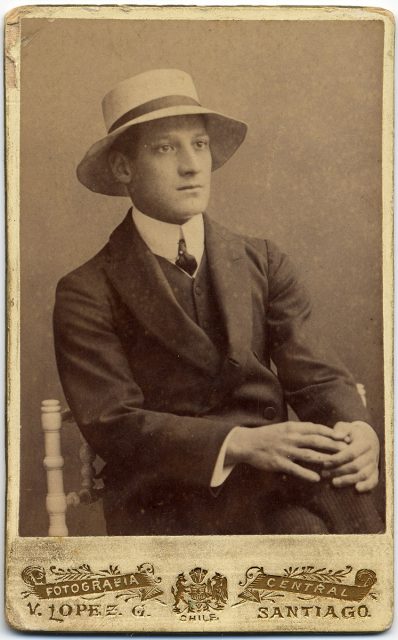 Retrato de un hombre con sombrero.