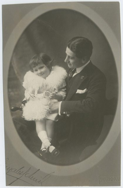 Retrato de Gustavo González Echeverría con su hija Mercedes González Garretón