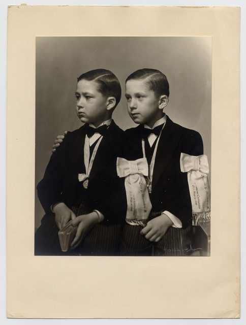 Retrato de Luis y Antonio García Huidobro B. en su primera comunión