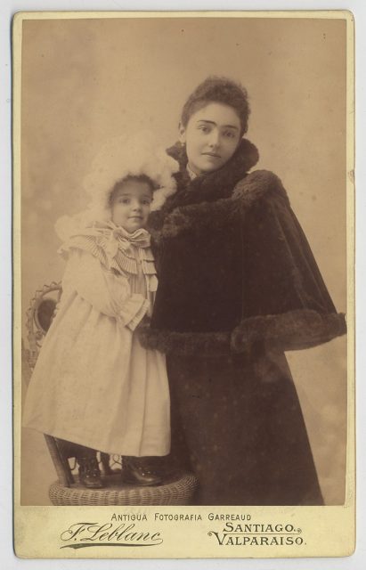Retrato de Josefina Barros y su hija