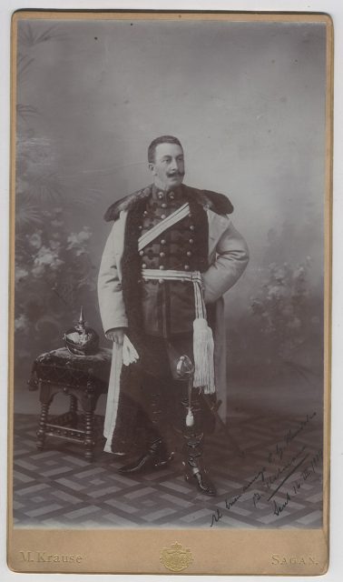 Retrato del coronel B. Maturana en uniforme militar prusiano
