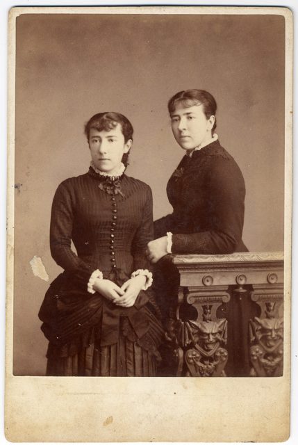 Retrato de dos mujeres.