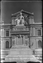 Chile, Santiago - Monumento a Andrés Bello.