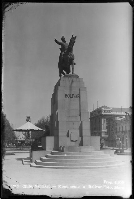 Chile, Santiago - Monumento a Bolívar.