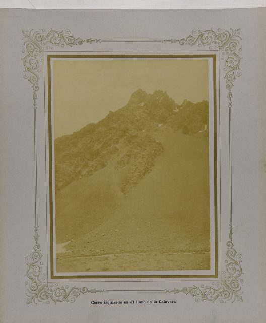 Cerro izquierdo en el llano de la Calavera
